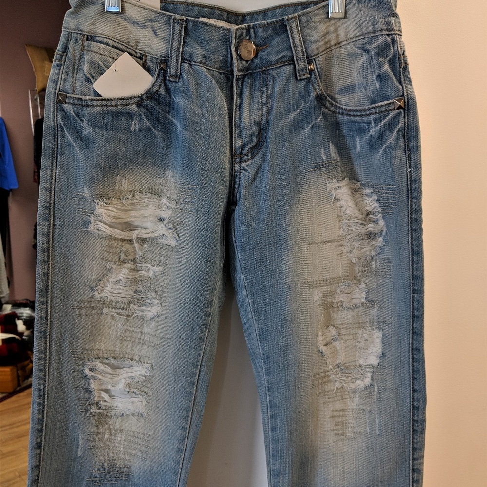 ***NEW***Distressed Denim Capris
